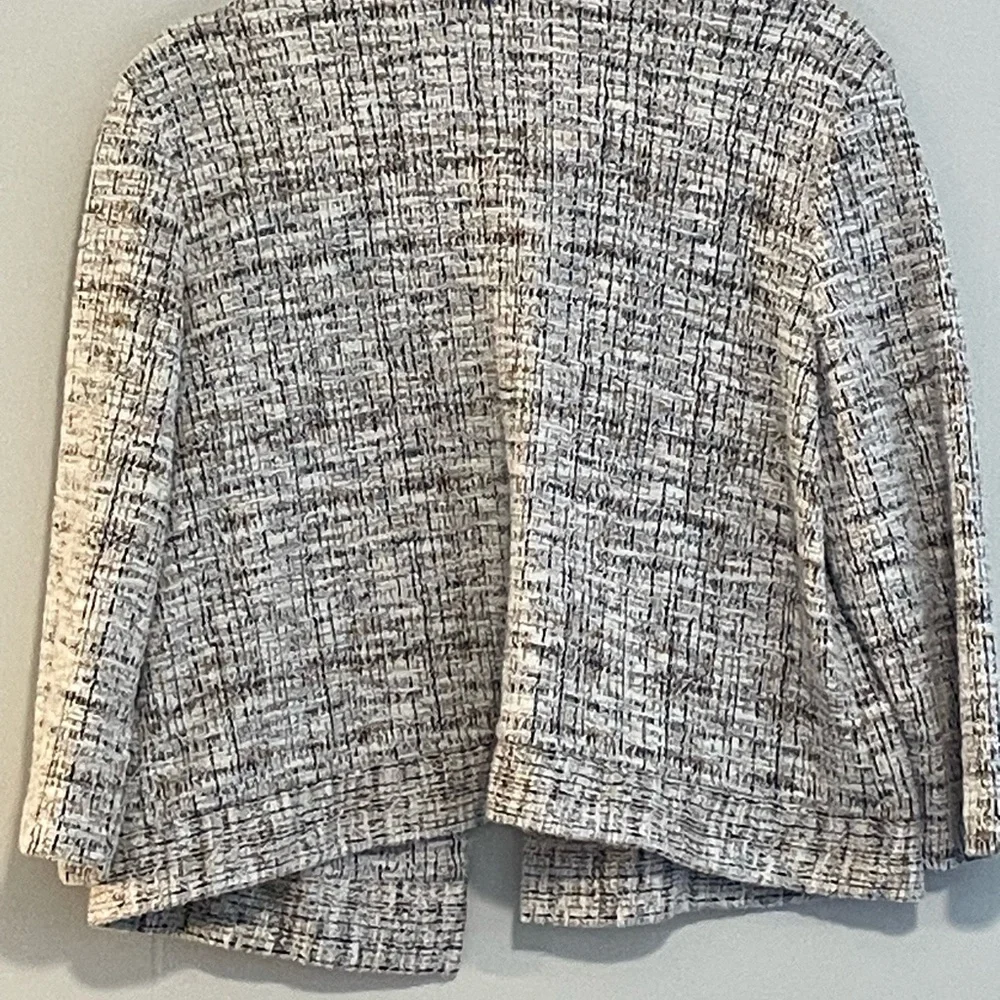 Laura Cruz Textured Tweed Jacket in Ivory and Black. Item 11379 - Picture 2 of 2